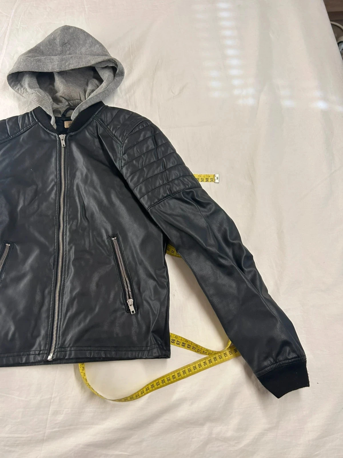 Black puffer vest h&m for children – photo 3
